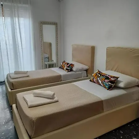 Domus Dali' * Nápoly